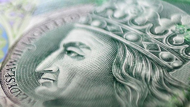 Osób wracających do kraju może być wkrótce tyle samo, co wyjeżdżających za granicę - uważają analitycy portalu dziennik.pl.