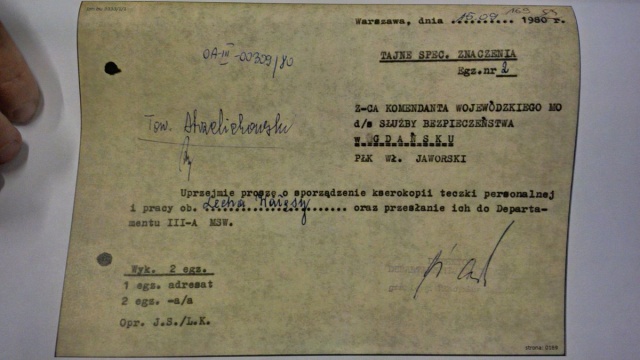 Współpraca Lecha Wałęsy z SB jest faktem. To porażający materiał - mówił dziennikarzom historyk Sławomir Cenckiewicz tuż po tym, jak przejrzał teczkę udostępnioną przez Instytut Pamięci Narodowej.