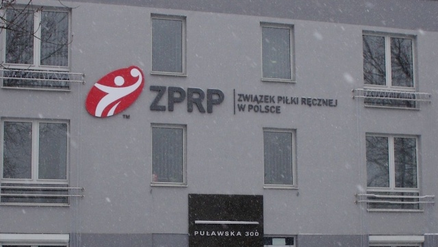 12 osób chce prowadzić reprezentację Polski w piłce ręcznej mężczyzn.