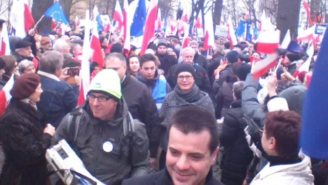 Tysiące demonstrantów wyszło w sobotę na ulice Warszawy.