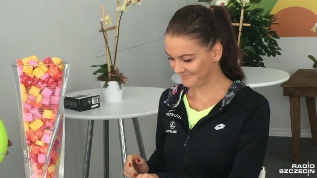 Z niepokojem na to co dzieje się w Europie patrzy Agnieszka Radwańska. Nasza najlepsza tenisistka jeździ po całym świece. Teraz jest w Miami w Stanach Zjednoczonych, gdzie rusza prestiżowy turniej Miami Open.