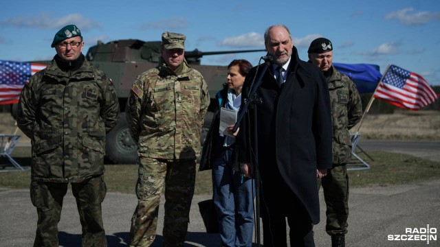 Antoni Macierewicz na poligonie w Drawsku [WIDEO, ZDJĘCIA]