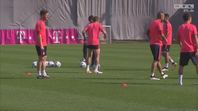 Bayern Monachium z Benficą Lizbona, a FC Barcelona z Atletico Madryt zmierzą się we wtorek w ćwierćfinałowych meczach piłkarskiej Ligi Mistrzów. Początek spotkań o godz. 20.45.