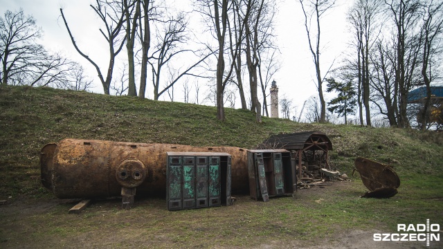 Fort Gerharda w Świnoujściu wzbogacił się o nowy, niezwykle cenny i ciekawy zabytek. Trafił tam kocioł parowy przerobiony na schron przeciwlotniczy.