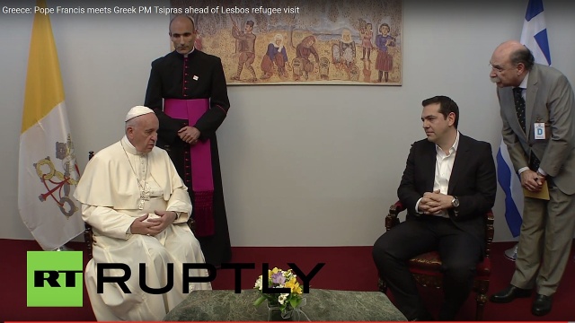 Papież Franciszek rozpoczął krótką wizytę na greckiej wyspie Lesbos. Rozmawiał z premierem Grecji, spotkał się z uchodźcami.