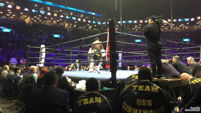 Krzysztof Głowacki (26-0, 16 KO) obronił w Nowym Jorku tytuł mistrza świata kategorii junior ciężkiej organizacji WBO. Po znakomitej dwunastorundowej walce pochodzący z Wałcza pięściarz pokonał na punkty Amerykanina Steve Cunninghama (28-8-1, 13 KO).