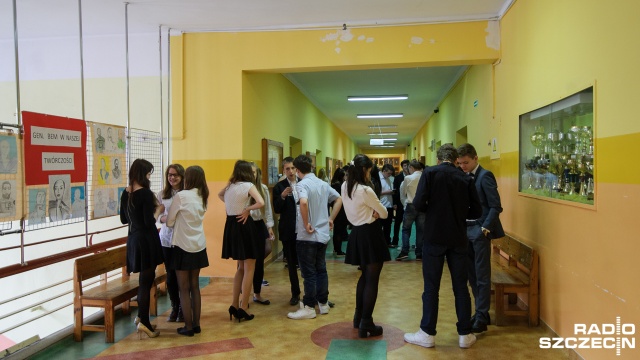 Maraton egzaminów już za gimnazjalistami. W całym kraju przystąpiło do niego 360 tys. uczniów klas trzecich.