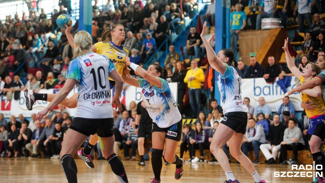 Piłkarki ręczne Pogoni Baltica zmierzą się w niedzielę z Vistalem Gdynia w drugim półfinałowym meczu fazy play-off Superligi.