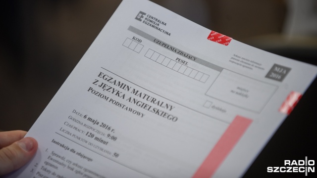 Polski i matematyka już za nimi. Trzeciego dnia egzaminów maturzyści zmierza się z najchętniej wybieranym językiem obcym, czyli angielskim.