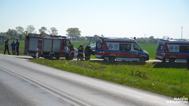 Trzy osoby trafiły do szpitala po wypadku na drodze wojewódzkiej nr 163 na wysokości Czernina pod Kołobrzegiem.