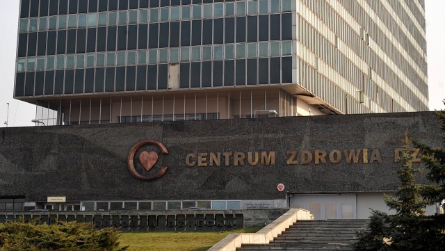 Strajk pielęgniarek w Centrum Zdrowia Dziecka w Warszawie. Pracownice szpitala odeszły od łóżek pacjentów.