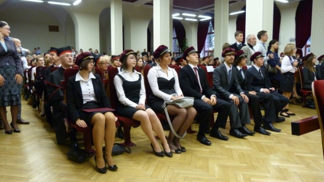 Najlepsze zarobki są po licencjacie na Pomorskim Uniwersytecie Medycznym - tak wynika z porównania trzech największych publicznych uczelni na Pomorzu Zachodnim według nowej bazy danych Ministerstwa Nauki i Szkolnictwa Wyższego. Chodzi o ELA, czyli ogólnopolski system monitorowania ekonomicznych losów absolwentów szkół wyższych.