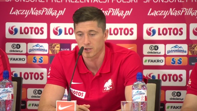 Nie jesteśmy najsilniejszą drużyną w grupie - powiedział w piątek podczas specjalnej konferencji reprezentacji Polski w Arłamowie Robert Lewandowski.