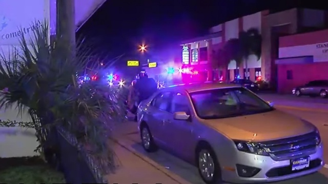 Amerykańscy policjanci zatrzymali mężczyznę, który zamierzał zaatakować paradę gejów w rejonie Los Angeles.