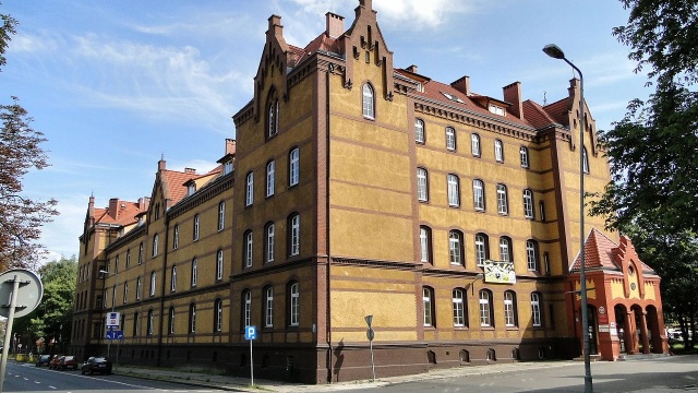 Prawo i Administracja Uniwersytetu Szczecińskiego dziewiąte w rankingu Dziennika Gazety Prawnej. W zestawieniu pod lupę wzięto 16 wydziałów prawa uczelni publicznych.