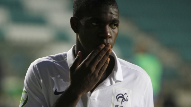 Szeregi hiszpańskiego zespołu FC Barcelona wzmocnił francuski środkowy obrońca Samuel Umtiti - informuje L039Equipe.