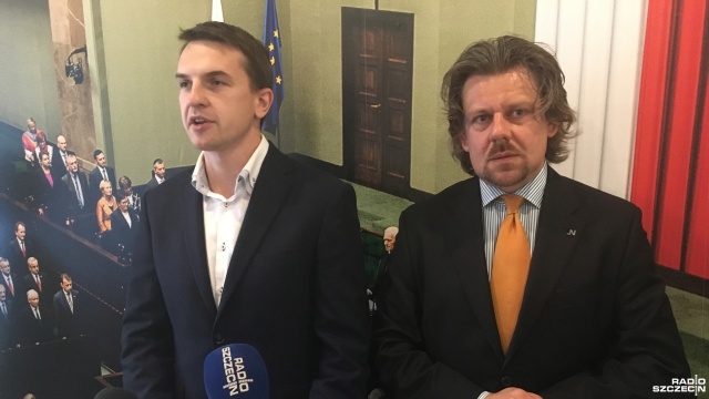Warszawski szczyt NATO jest sukcesem Polski, ostatnich 27 lat, chociaż nie można na tym poprzestać - mówił w poniedziałek w Szczecinie sekretarz generalny partii.Nowoczesna.