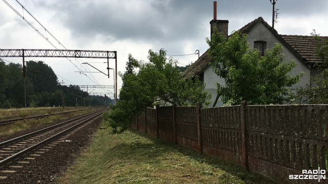 Mieszkańcy regionu, których domy znajdują się tuż w pobliżu linii kolejowej Szczecin-Poznań chcieli, aby wraz ze zbliżającym się remontem tej trasy PKP odgrodziły ich domy od torów specjalnymi ekranami dźwiękoszczelnymi.