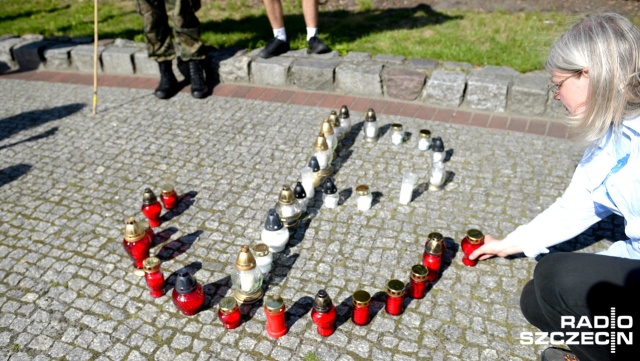 Obchody 72. rocznicy wybuchu Powstania Warszawskiego rozpoczęły się w niedzielę wieczorem w stolicy. Na placu Krasińskich zgromadziło się blisko tysiąc warszawiaków.