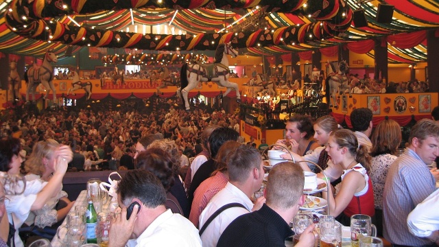Wybierając się na Oktoberfest do Monachium trzeba będzie pamiętać o wzmożonych środkach ostrożności - zapowiadają władze stolicy Bawarii.