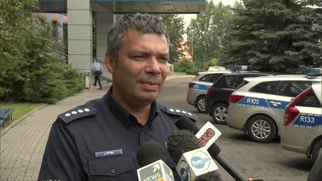 Cztery osoby zatrzymane, dwie usłyszały zarzuty policja nadal szuka osoby, która zadała śmiertelne ciosy nożem - to najnowsze informacje z Katowic, gdzie policja i prokuratura prowadzą śledztwo w sprawie bójki w centrum miasta.