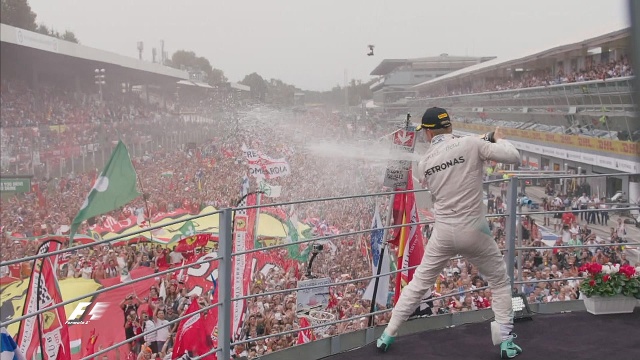Na torze Monza stajnia Mercedesa odniosła podwójny sukces, bo za Rosbergiem rywalizację ukończył Lewis Hamilton.