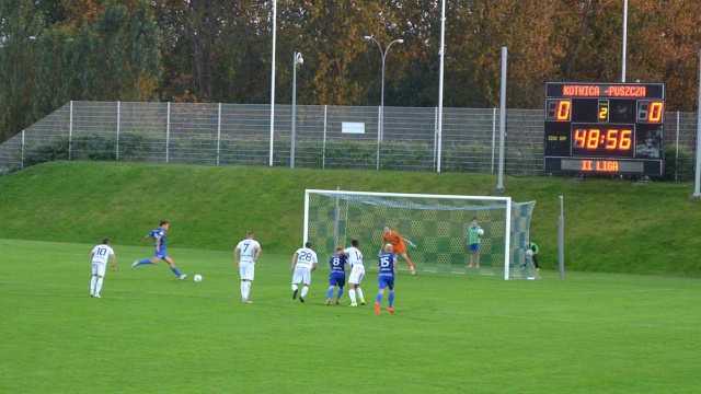 Błękitni Stargard zremisowali w Stalowej Woli 2:2 w 8. kolejce II ligi piłkarskiej.