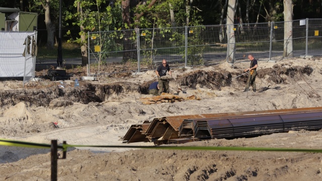 W Świnoujściu trwa akcja wydobywania pocisków. Na budowie nowego hotelu znaleziono pociski artyleryjskie z czasów II wojny światowej.