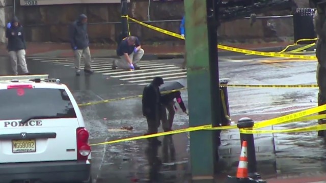 Sprawca sobotniego ataku bombowego na nowojorskim Manhattanie oraz w stanie New Jersey został zatrzymany - donoszą amerykańskie media. W Nowym Jorku rannych zostało 29 osób w tym jedna ciężko, w New Jersey na szczęście nikomu nic się nie stało.