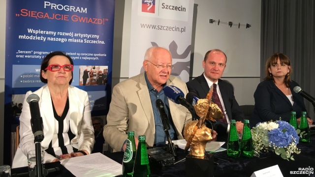 12 października poznamy laureata międzynarodowej Nagrody Pokoju ufundowanej przez światowej sławy malarza Wojciecha Siudmaka.