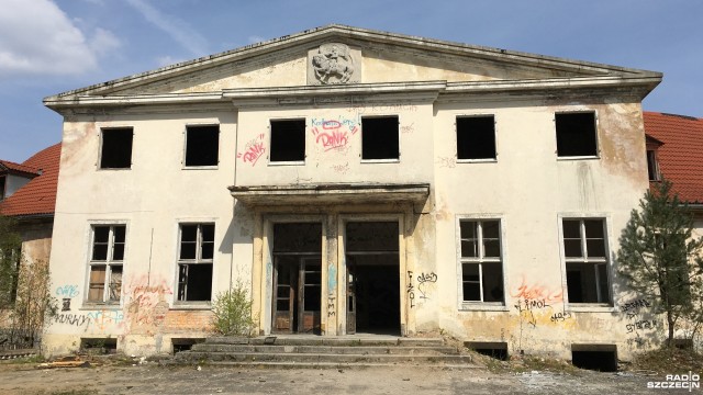 Historyczny Dom oficera w Bornem Sulinowie w ruinie [ZDJĘCIA]