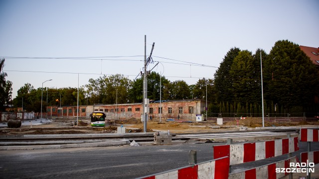 Ulica Wernyhory zamknięta. Zmiany w komunikacji miejskiej [WYKAZ ZMIAN]