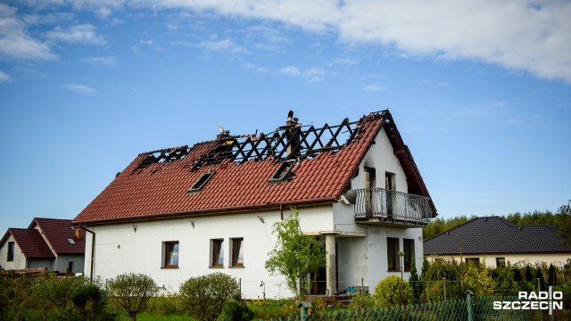 W ciągu kilkudziesięciu minut stracili niemal cały dorobek życia - pogorzelcy z Kamienia Pomorskiego od blisko miesiąca żyją na walizkach.