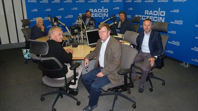 W Kawiarence politycznej przedstawiciele największych w Sejmie partii opozycyjnych komentowali zapowiedź przyszłotygodniowej rekonstrukcji rady ministrów.