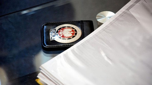 Grupę przestępczą wyłudzającą kredyty bankowe rozbiło centralne Biuro Antykorupcyjne. Kilkanaście osób mogło wyłudzić kilkaset milionów złotych z dwóch banków.
