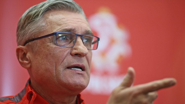 Michał Pazdan, jeden z bohaterów Polski podczas EURO, ma uraz barku i nie wiadomo, czy zdąży wyleczyć się na sobotni mecz.