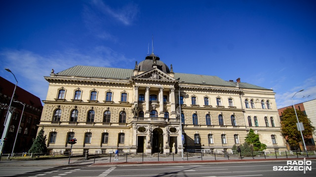Akademia Sztuki przejmie pałac po banku PKO BP w centrum Szczecina, przy alei Niepodległości. Akt notarialny ma być podpisany w ciągu dwóch miesięcy. Kupno budynku uczelnia sfinansuje z pieniędzy Ministerstwa Kultury.