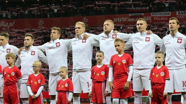 Nic nie będzie zamiecione pod dywan - zapewnia prezes Polskiego Związku Piłki Nożnej na twitterze. To reakcja Zbigniewa Bońka po artykule Przeglądu Sportowego.