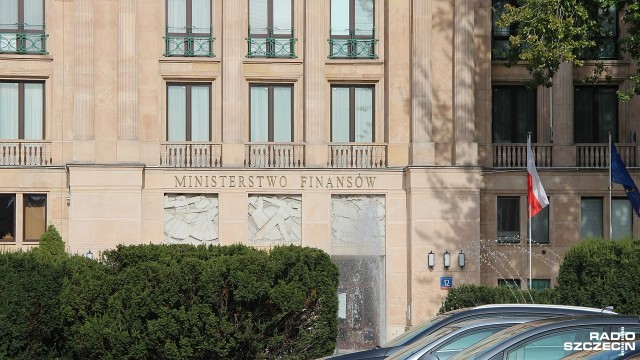 Projekt budżetu przygotowany przez rząd przewiduje dochody w wysokości 325,2 mld zł oraz wydatki na sumę 384,6 mld zł.