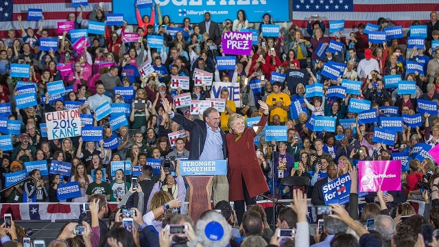Floryda języczkiem u wagi kandydatów walczących o prezydenturę USA. Od dwóch dni intensywną kampanię w tym regionie prowadzi Donald Trump. We wtorek w okolicę Miami przyjedzie Hillary Clinton.