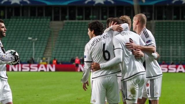 Legia grała najlepszą piłkę odkąd jestem w drużynie - tak po zremisowanym 3:3 meczu z Realem Madryt mówi obrońca Legii Warszawa Michał Pazdan.