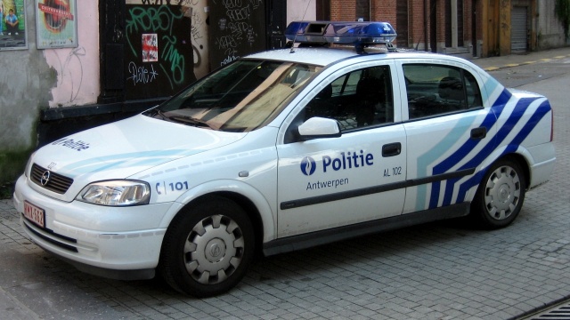 Ciała dwóch Polaków znaleźli policjanci w Belgii, w kontenerze przerobionym na mieszkanie w Lanklaar w prowincji Limburgia - informują ogólnopolskie media.