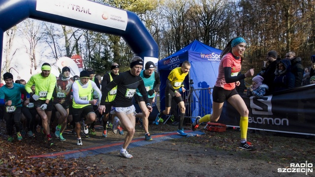 Ponad 700 osób ścigało się w niedzielę w Puszczy Bukowej. Amatorzy i zawodowcy wystartowali w biegu przełajowym City Trail na dystansie 5 km.