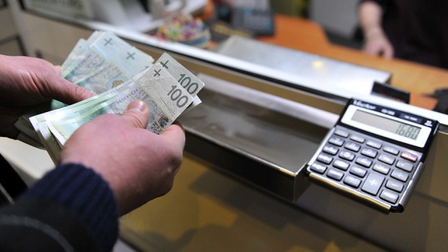 Według najnowszego raportu Głównego Urzędu Statystycznego, w ubiegłym roku przeciętne wynagrodzenie w Zachodniopomorskiem wynosiło 3,5 tysiąca złotych miesięcznie. To o ponad sto złotych więcej niż w 2014 roku.