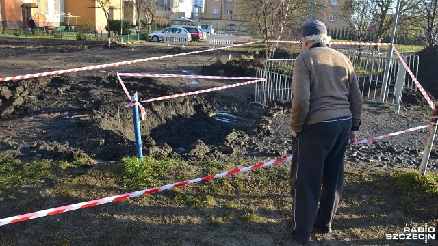 Saperzy właśnie skończyli zabezpieczać pocisk z czasów drugiej wojny światowej. Niewybuch znaleziono w piątek rano przy ulicy Wolności w Kołobrzegu.