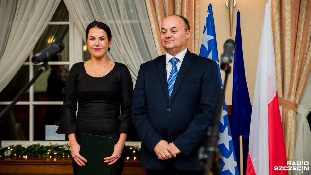 Bośnia i Hercegowina ma swojego konsula honorowego w Szczecinie. Została nim dr Julia Sienkiewicz. Uroczystość z okazji otwarcia konsulatu odbyła się w poniedziałek wieczorem w szczecińskim Park Hotelu.