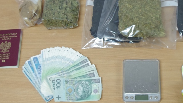 Prawie kilogram marihuany wartej 35 tys. zł przechwycili strażnicy graniczni z Kołobrzegu.
