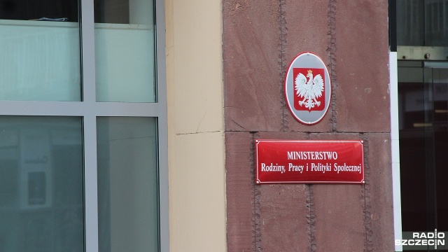 W sobotę Międzynarodowy Dzień Osób Niepełnosprawnych. Rząd podsumował działania na ich rzecz. To między innymi program Rodzina 500 i udogodnienia dla opiekunów.