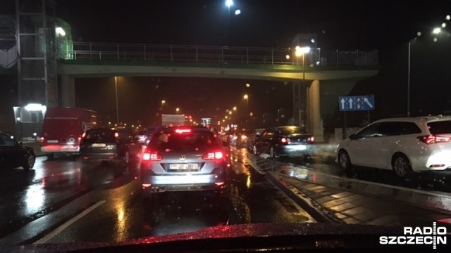 Wypadek na Moście Pionierów. Korek w stronę centrum Szczecina