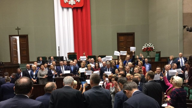 Stanisław Karczewski w sobotni wieczór spotkał się z przedstawicielami mediów. Zapewnił, że PiS ma dobre intencje forsując nowy regulamin pracy dziennikarzy.